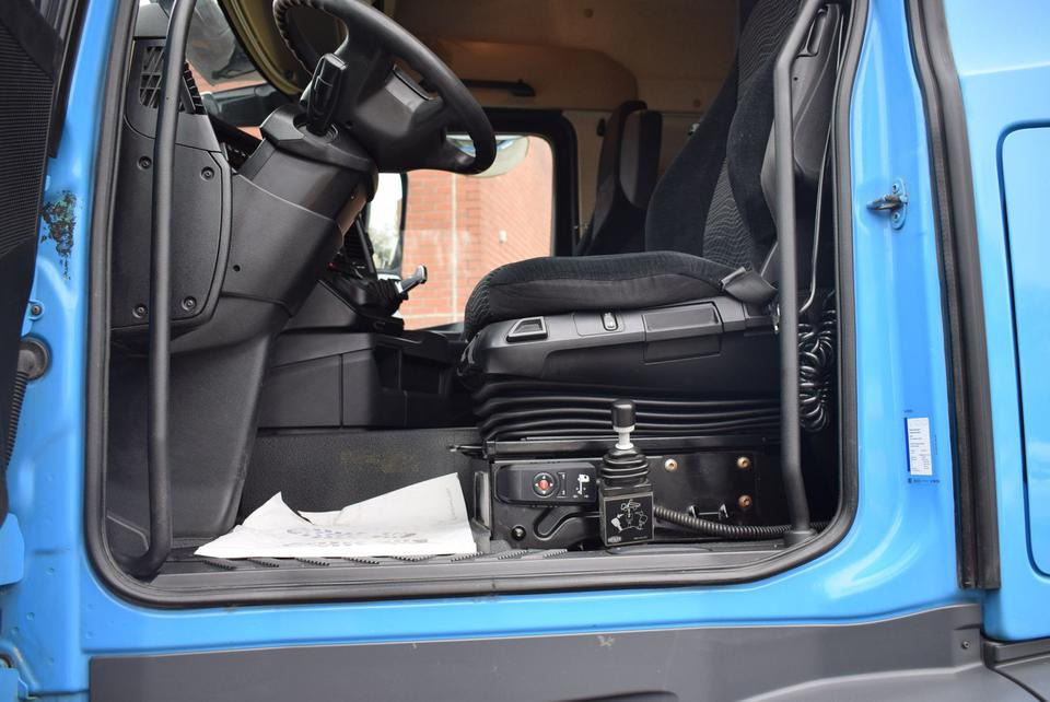 Tractor unit Mercedes-Benz Actros 1843 Stream Space Kipphydraulik Klima: picture 16 Tractor unit Mercedes-Benz Actros 1843 Stream Space Kipphydraulik Klima: picture 16