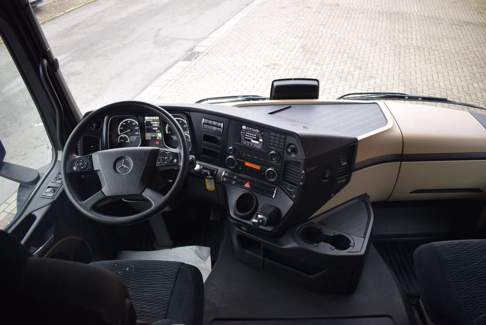 Tractor unit Mercedes-Benz Actros 1843 Stream Space Kipphydraulik Klima: picture 19 Tractor unit Mercedes-Benz Actros 1843 Stream Space Kipphydraulik Klima: picture 19