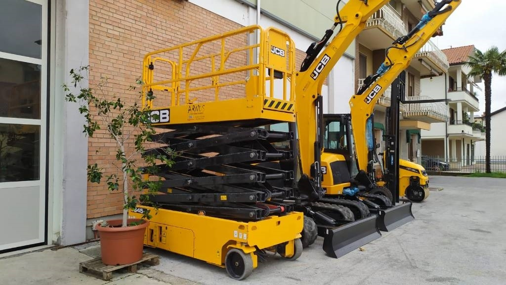 JCB S4550E - Scissor lift: picture 1 JCB S4550E - Scissor lift: picture 1