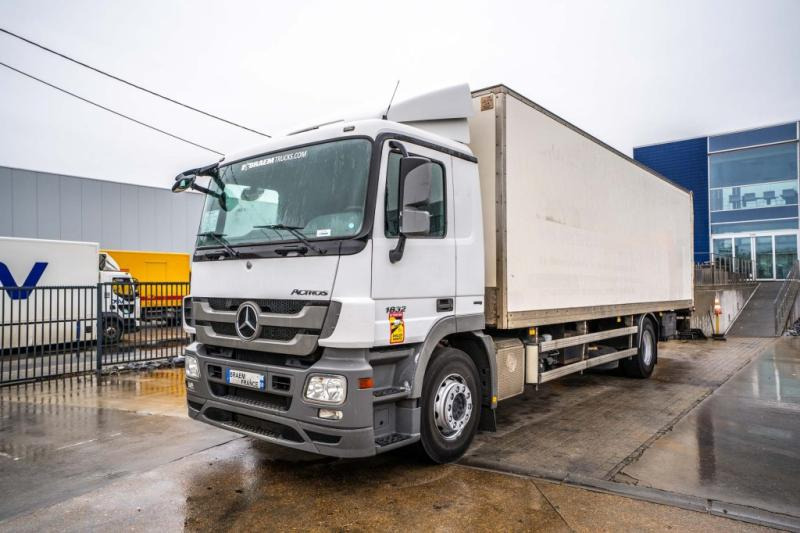 Mercedes ACTROS 1832-MP3+DHOLLANDIA 2.5T. - Box truck: picture 1 Mercedes ACTROS 1832-MP3+DHOLLANDIA 2.5T. - Box truck: picture 1