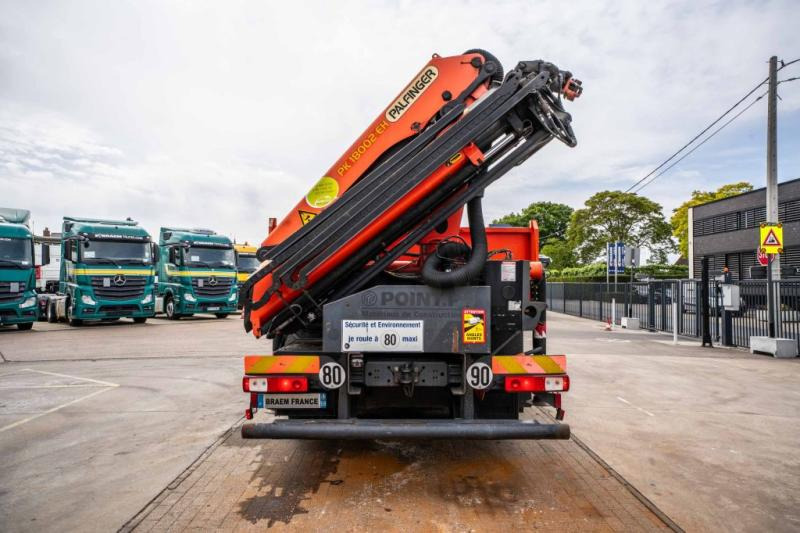 Renault KERAX 380 DXI-6X4+PALFINGER 18 T/m + 4 EXT - Dropside/ Flatbed truck, Crane truck: picture 5 Renault KERAX 380 DXI-6X4+PALFINGER 18 T/m + 4 EXT - Dropside/ Flatbed truck, Crane truck: picture 5