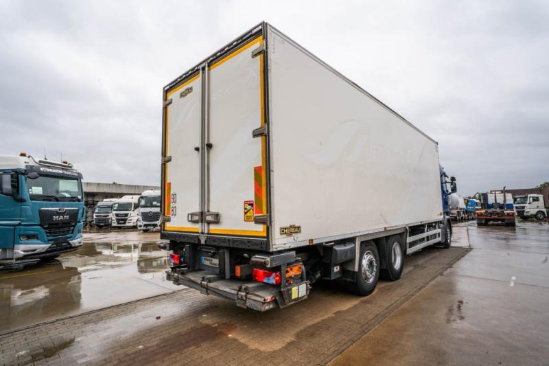 Scania R 410+CHEREAU+CARRIER 1150 MT+DHOLLANDIA 2.5T - Refrigerator truck: picture 3 Scania R 410+CHEREAU+CARRIER 1150 MT+DHOLLANDIA 2.5T - Refrigerator truck: picture 3