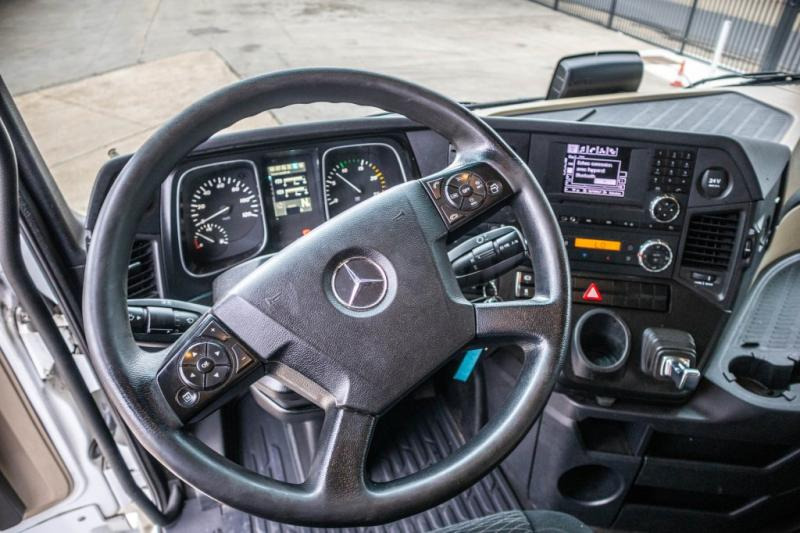 Tractor unit Mercedes ACTROS 1845 LS: picture 8 Tractor unit Mercedes ACTROS 1845 LS: picture 8