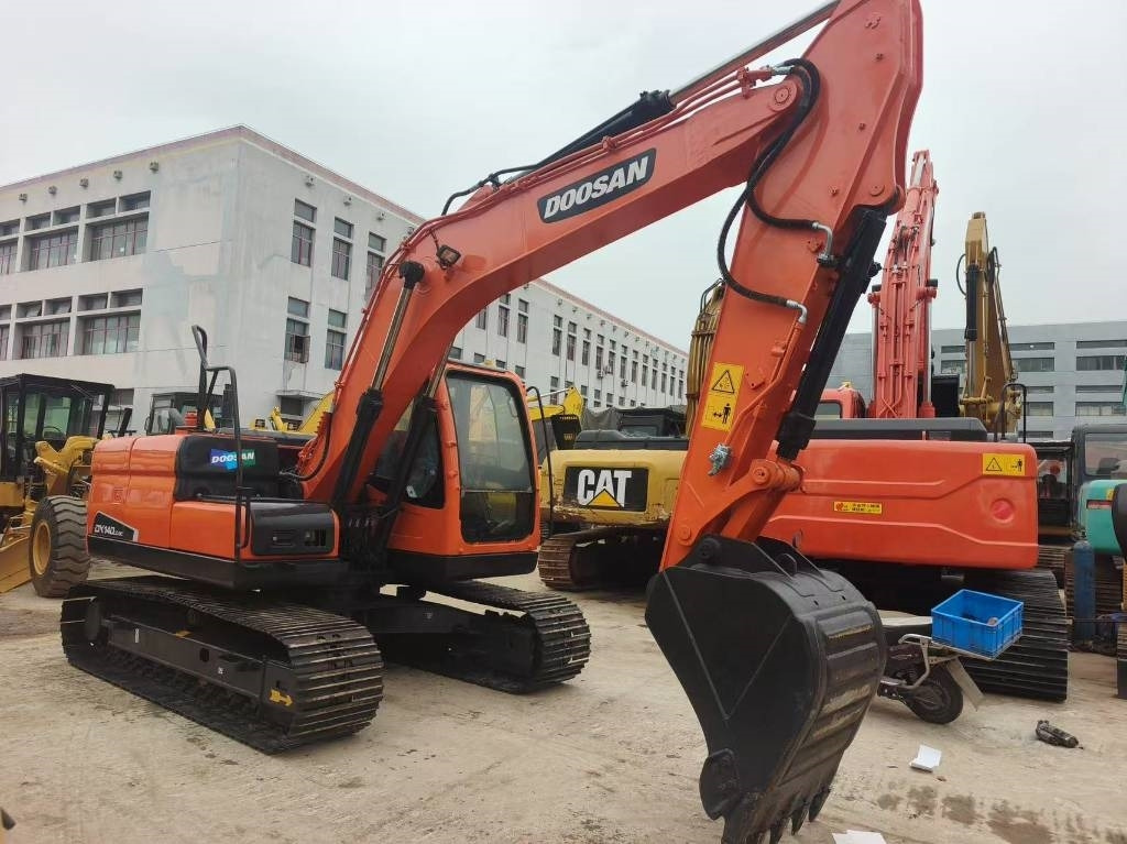 Doosan DX 140 - Crawler excavator: picture 3 Doosan DX 140 - Crawler excavator: picture 3
