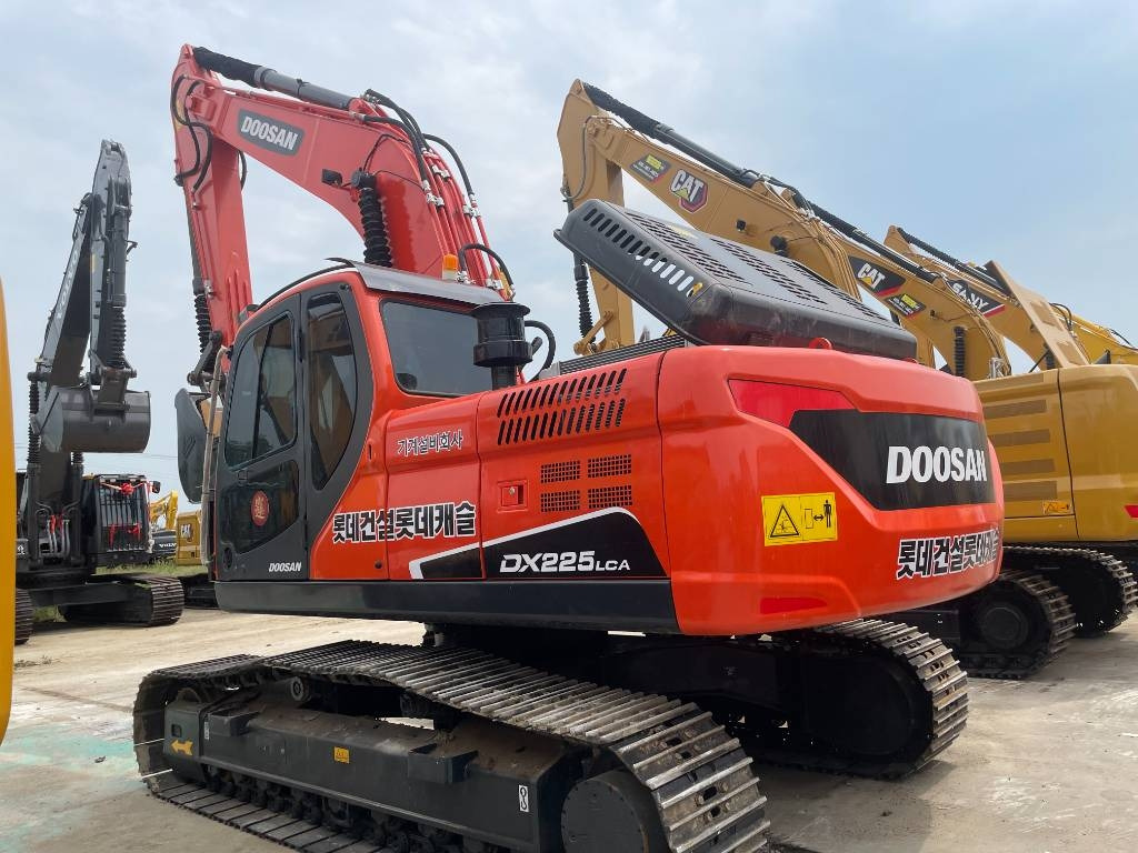 Doosan DX225LCA - Crawler excavator: picture 1 Doosan DX225LCA - Crawler excavator: picture 1