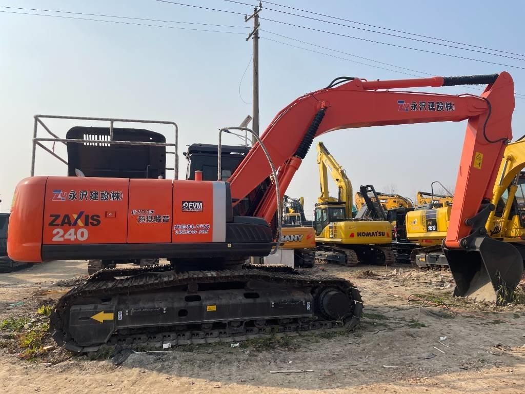 Hitachi ZX 240 for sale, Crawler excavator, 25865 EUR - 9776555