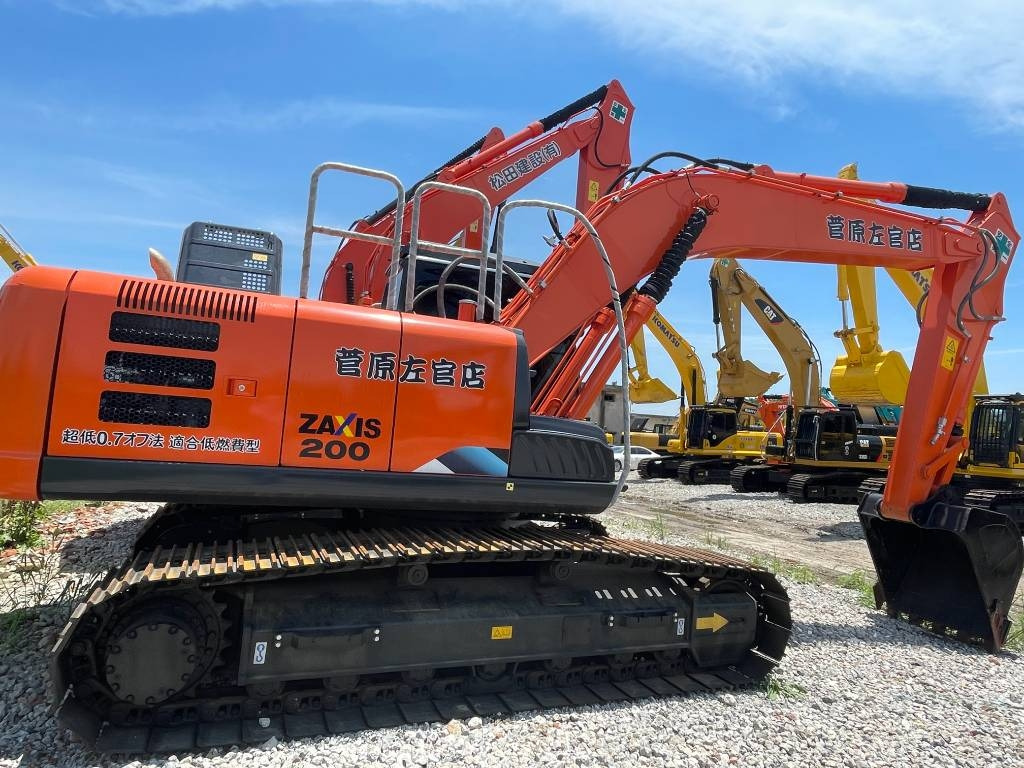 Hitachi ZX200 - Crawler excavator: picture 1 Hitachi ZX200 - Crawler excavator: picture 1