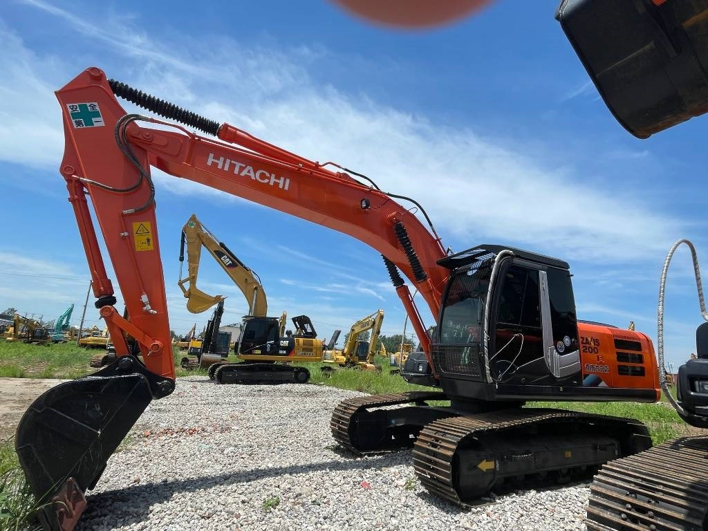 Hitachi ZX200 - Crawler excavator: picture 4 Hitachi ZX200 - Crawler excavator: picture 4