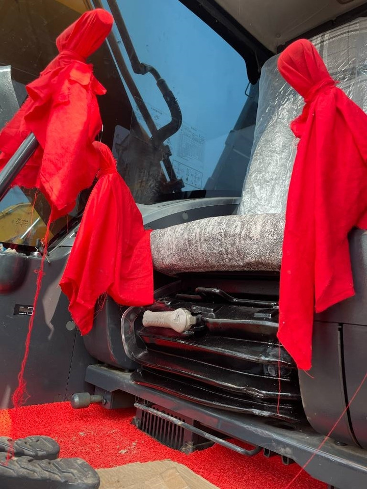 Hyundai 225LC-9S - Crawler excavator: picture 4 Hyundai 225LC-9S - Crawler excavator: picture 4