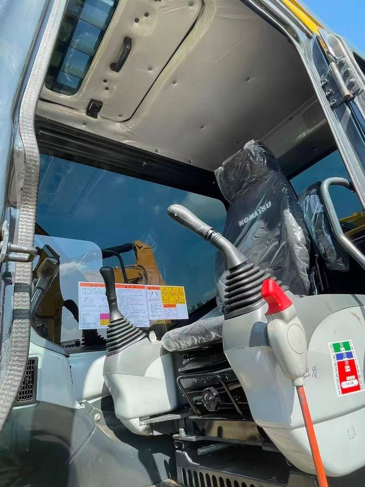 Komatsu PC 130  - Crawler excavator: picture 4 Komatsu PC 130  - Crawler excavator: picture 4