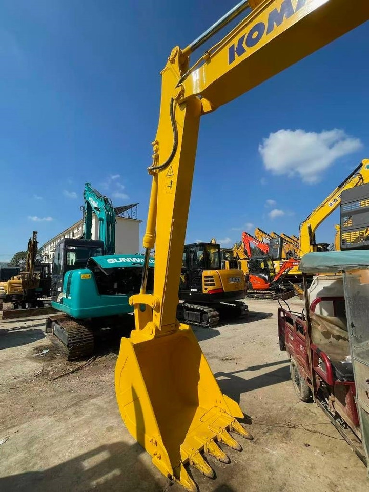 Komatsu PC 130  - Crawler excavator: picture 3 Komatsu PC 130  - Crawler excavator: picture 3