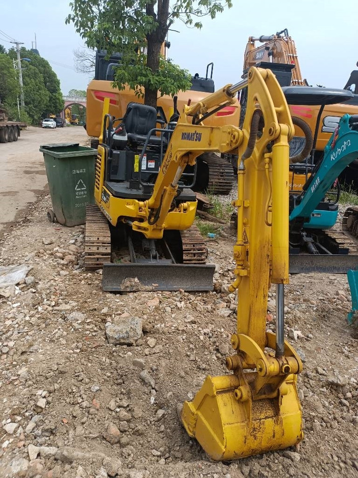 Komatsu PC 18  - Crawler excavator: picture 2 Komatsu PC 18  - Crawler excavator: picture 2