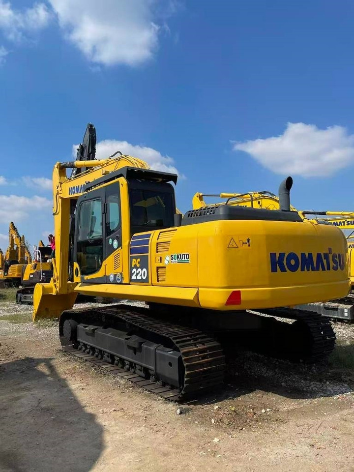 Komatsu PC 220 - Crawler excavator: picture 3 Komatsu PC 220 - Crawler excavator: picture 3