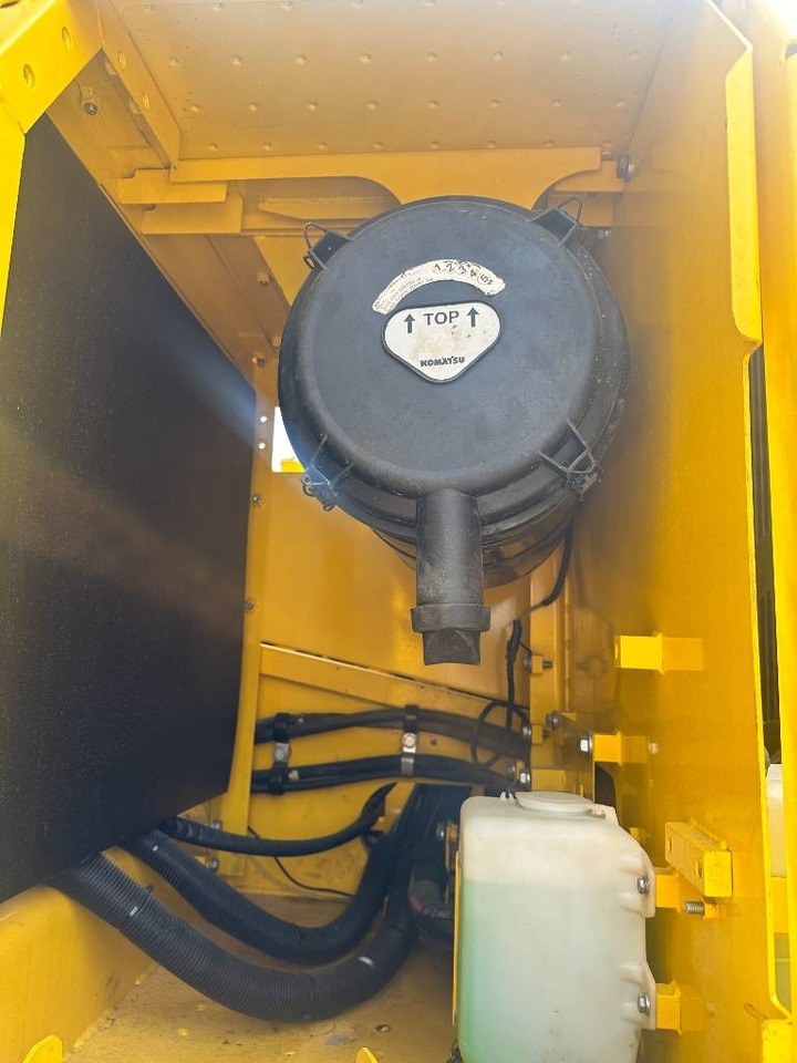 Komatsu PC 240  - Crawler excavator: picture 5 Komatsu PC 240  - Crawler excavator: picture 5