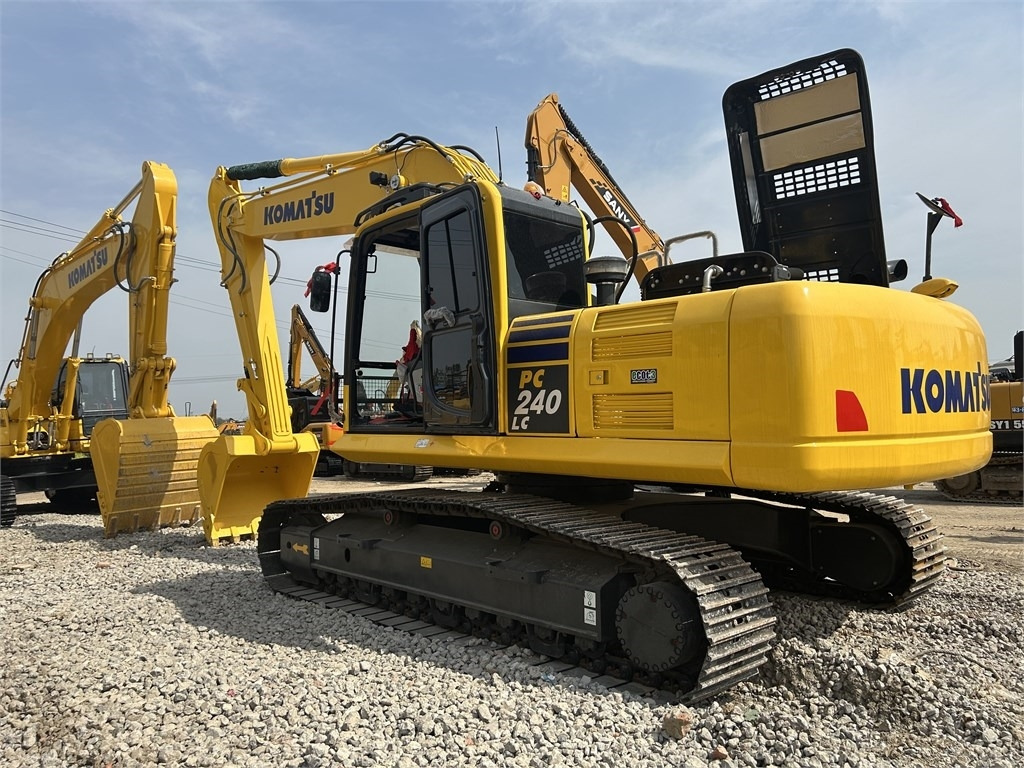 Komatsu PC 240 - Crawler excavator: picture 1 Komatsu PC 240 - Crawler excavator: picture 1