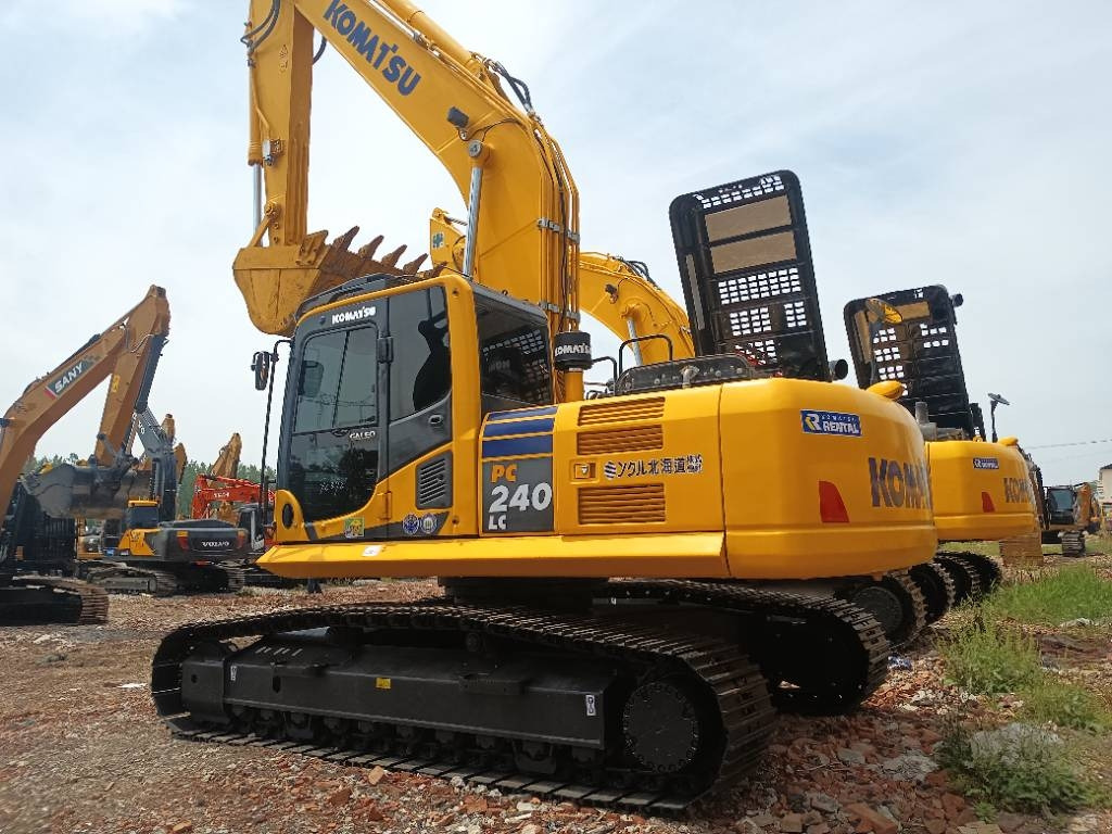 Komatsu PC 240  - Crawler excavator: picture 1 Komatsu PC 240  - Crawler excavator: picture 1