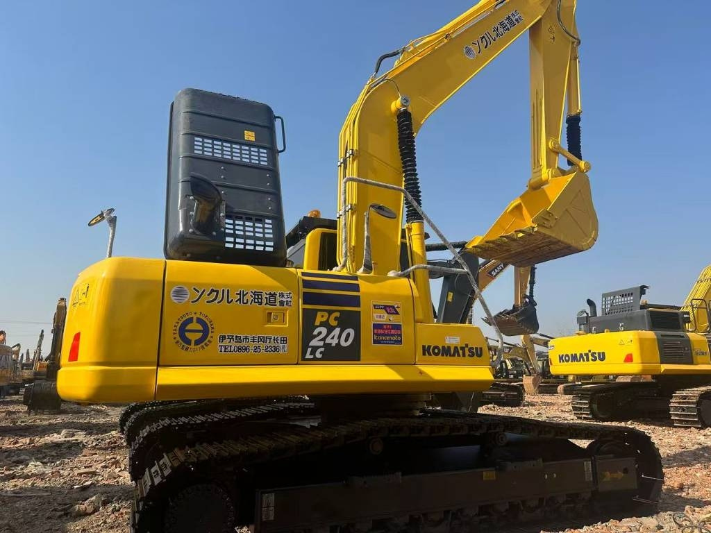 Komatsu PC 240 LC  - Crawler excavator: picture 1 Komatsu PC 240 LC  - Crawler excavator: picture 1