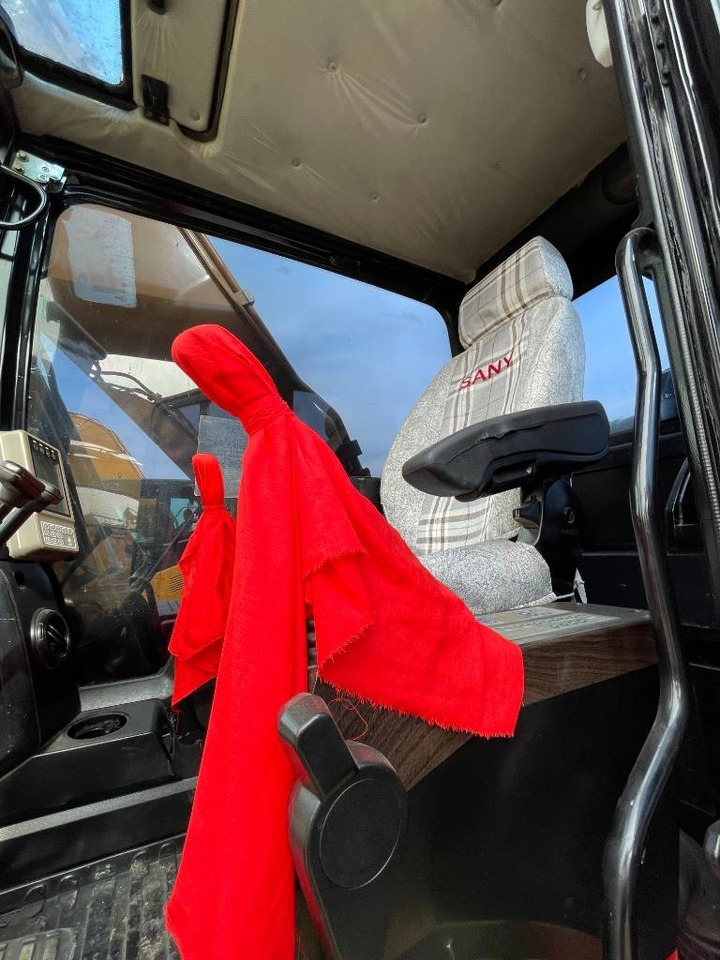 Sany SY 215 C - Crawler excavator: picture 4 Sany SY 215 C - Crawler excavator: picture 4