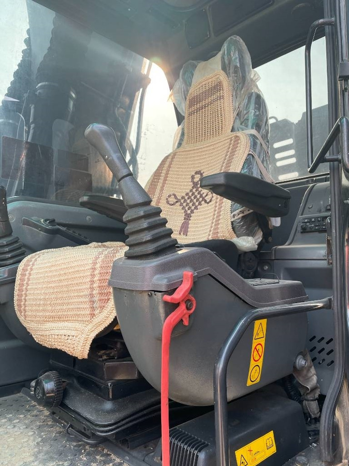 Volvo EC 140 - Crawler excavator: picture 3 Volvo EC 140 - Crawler excavator: picture 3