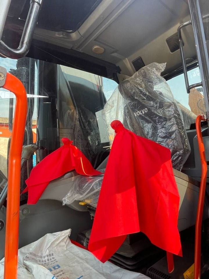 Volvo EC 380 D L - Crawler excavator: picture 4 Volvo EC 380 D L - Crawler excavator: picture 4