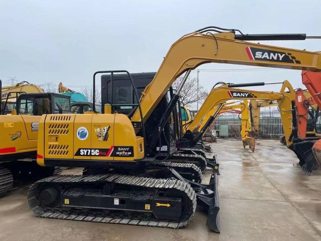 San'y 75c - Crawler excavator: picture 2 San'y 75c - Crawler excavator: picture 2