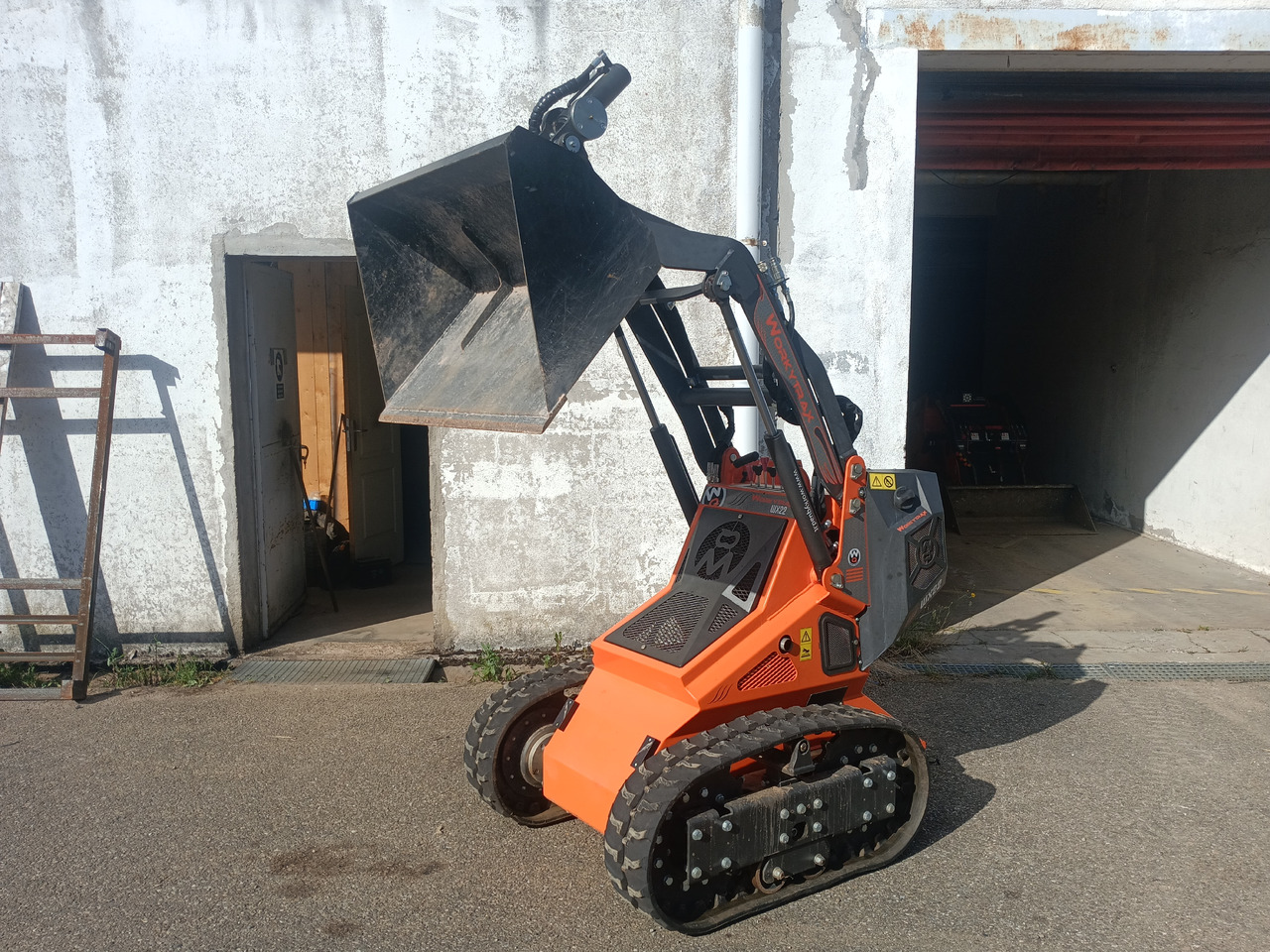 Compact track loader Cast Loaders Worky Trax WX22: picture 8