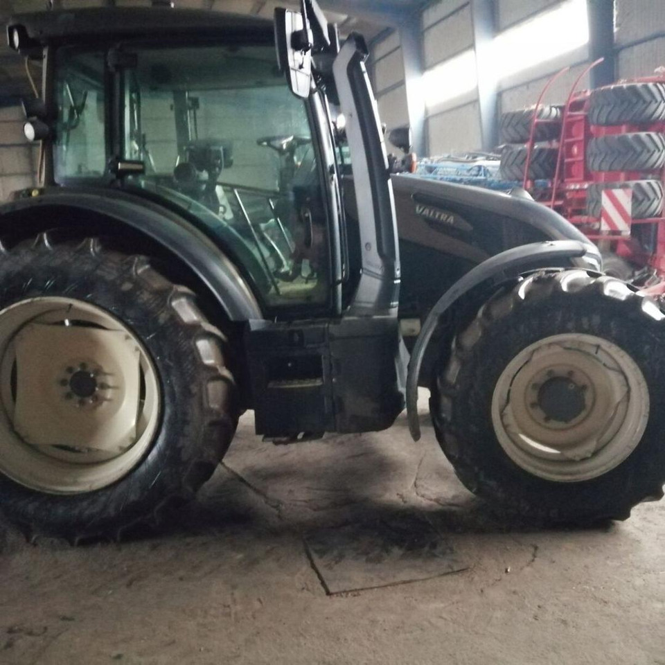Valtra G, 135, Versu - Farm tractor: picture 5 Valtra G, 135, Versu - Farm tractor: picture 5