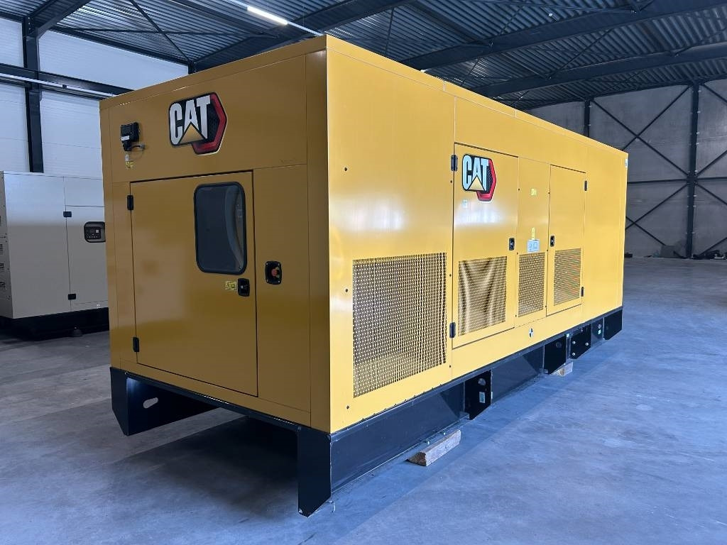 CAT DE850E0 - C18 - 850 kVA Generator - DPX-18032 - Generator set: picture 2 CAT DE850E0 - C18 - 850 kVA Generator - DPX-18032 - Generator set: picture 2