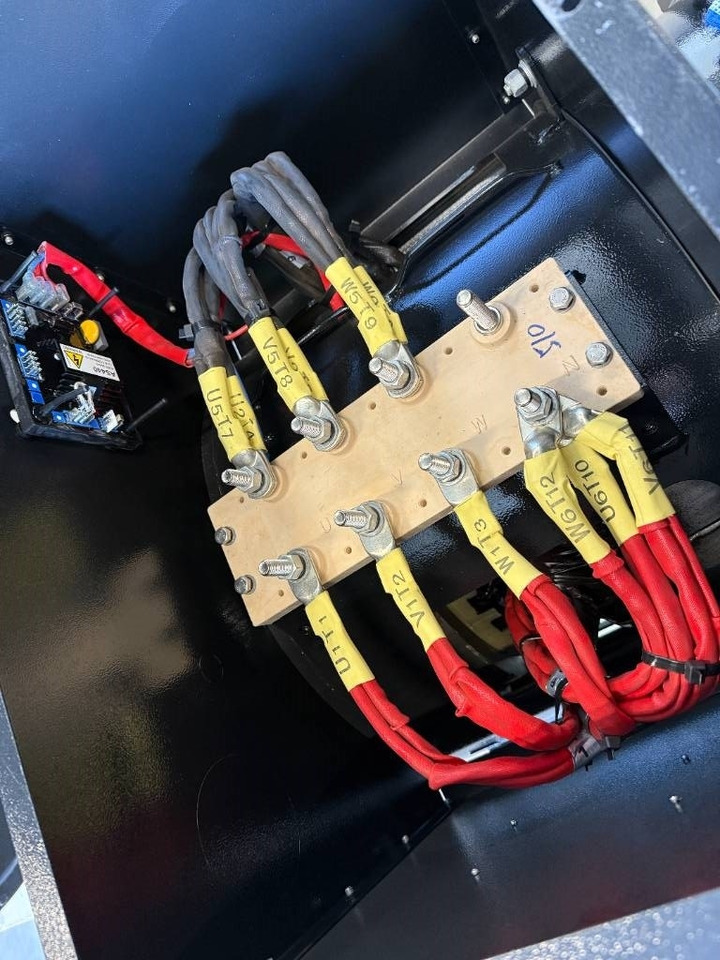 DPX CJ444F - 400 kVA Alternator - DPX-33911 - Generator set: picture 5 DPX CJ444F - 400 kVA Alternator - DPX-33911 - Generator set: picture 5