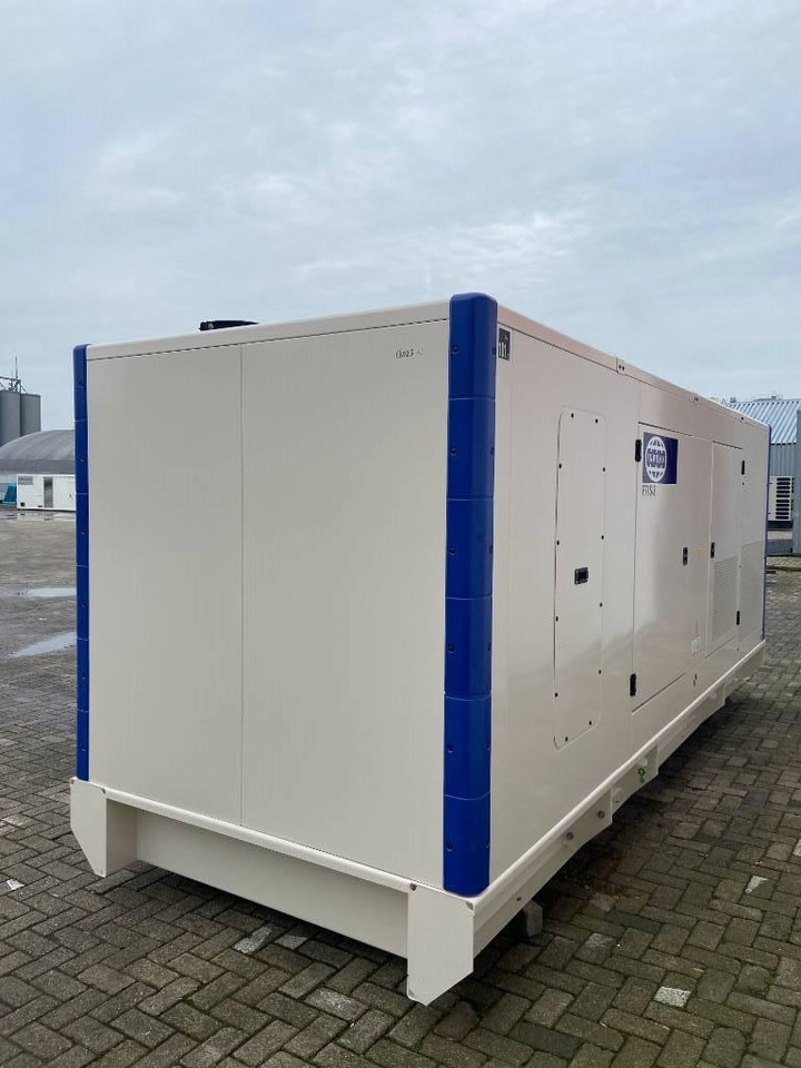 FG Wilson P715-3 - 715 kVA Genset - DPX-16023 - Generator set: picture 3 FG Wilson P715-3 - 715 kVA Genset - DPX-16023 - Generator set: picture 3