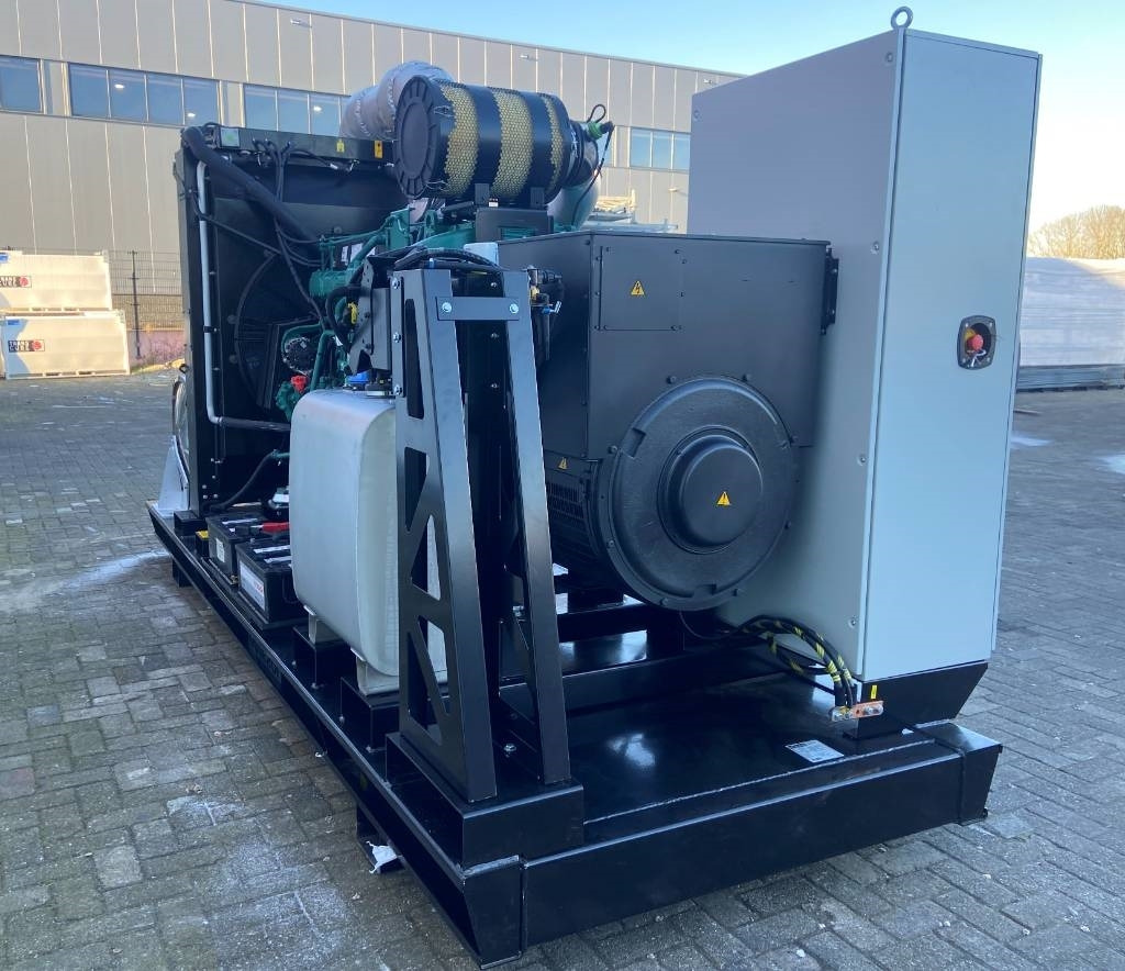 Volvo TWD1683GE - 740 kVA Stage V - DPX-19040-O - Generator set: picture 2 Volvo TWD1683GE - 740 kVA Stage V - DPX-19040-O - Generator set: picture 2