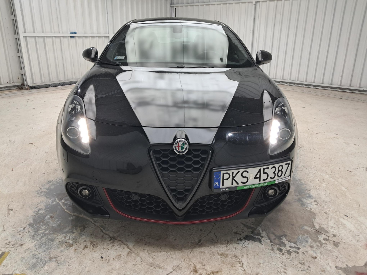 ALFA ROMEO ALFA GIULIETTA HATCHBACK - Car: picture 3 ALFA ROMEO ALFA GIULIETTA HATCHBACK - Car: picture 3