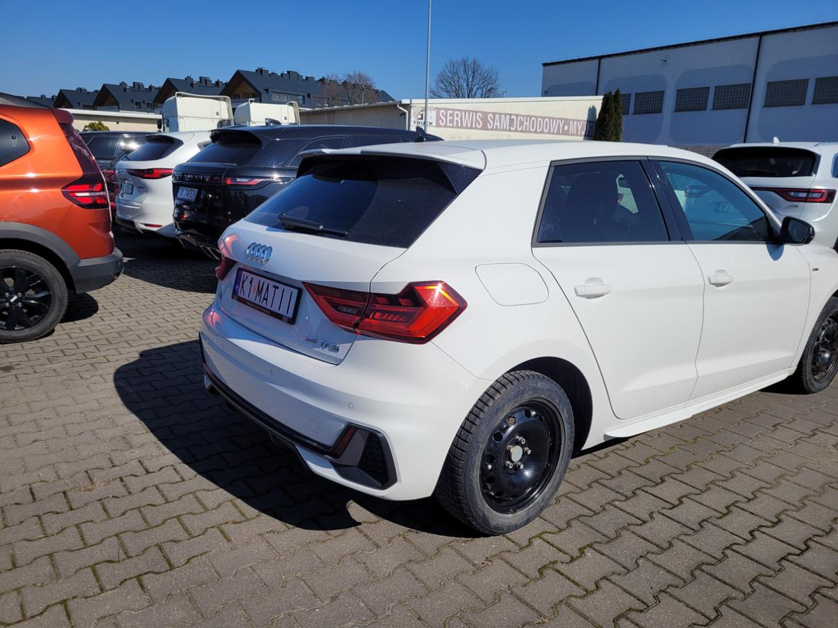 AUDI A1 SPORTBACK HATCHBACK - Car: picture 4 AUDI A1 SPORTBACK HATCHBACK - Car: picture 4