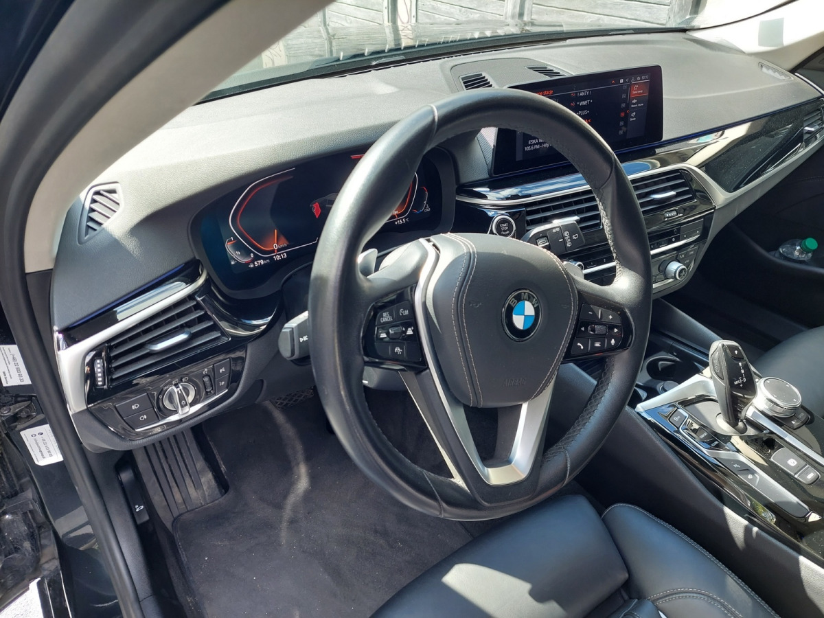 BMW 530I XDRIVE KOMBI - Car: picture 5 BMW 530I XDRIVE KOMBI - Car: picture 5