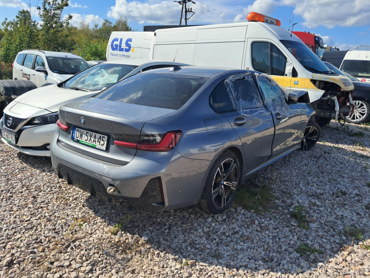 BMW SERIA-3 SEDAN - Car: picture 5 BMW SERIA-3 SEDAN - Car: picture 5