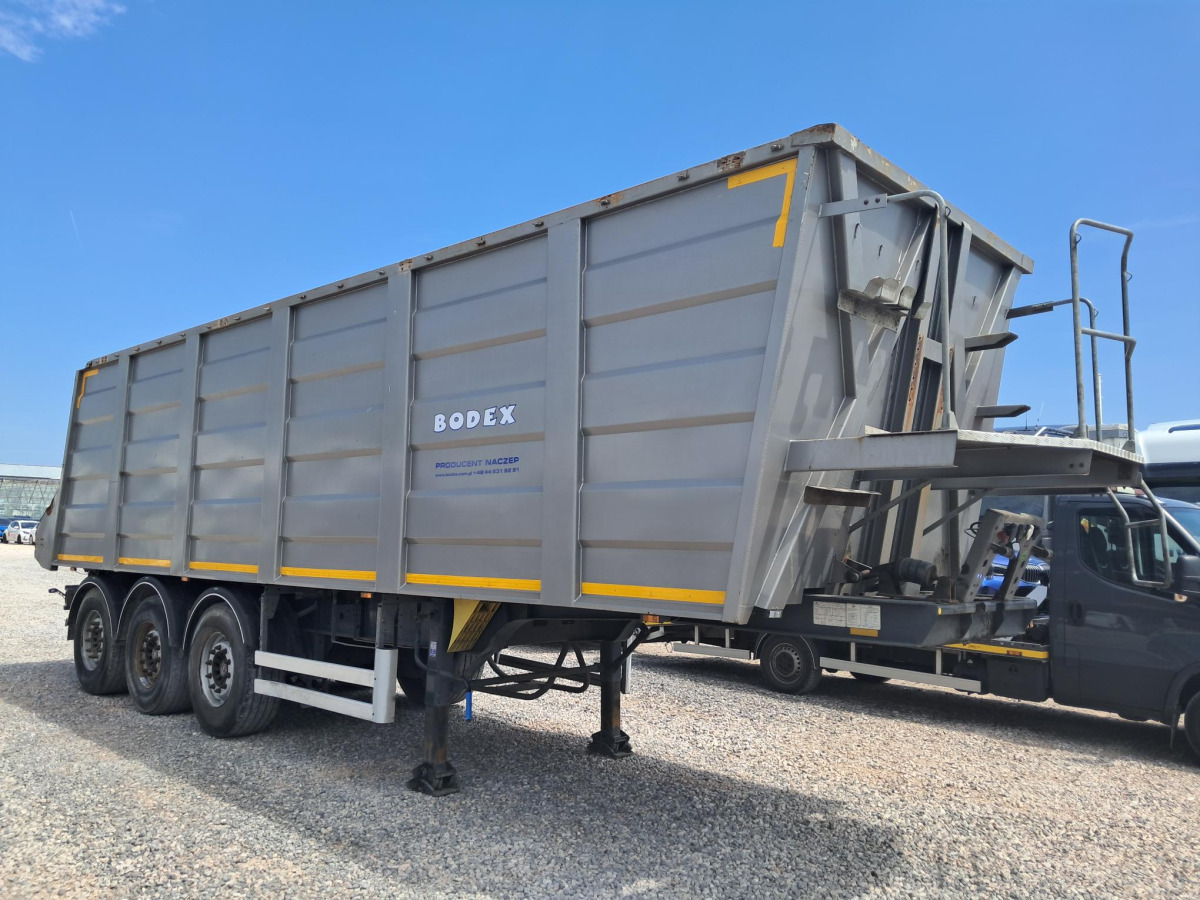 BODEX KSI3B PRZEWÓZ TOWARÓW SYPKICH - Closed box semi-trailer: picture 1 BODEX KSI3B PRZEWÓZ TOWARÓW SYPKICH - Closed box semi-trailer: picture 1