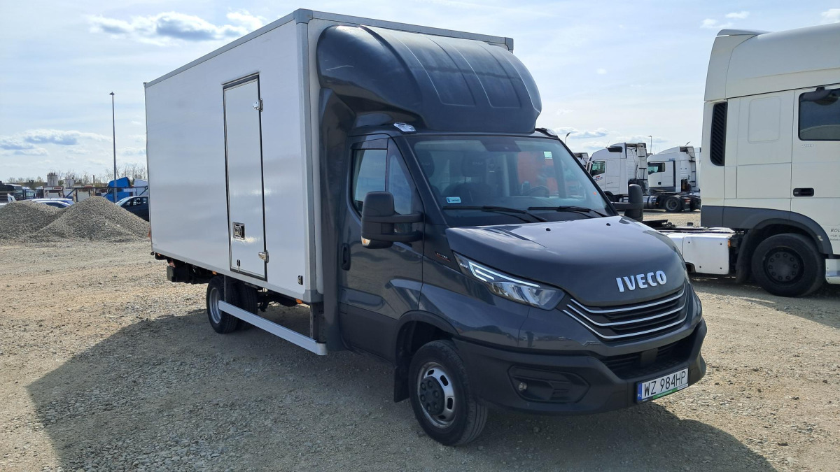 IVECO DAILY 50C18 KONTENER Z WINDĄ - Box van: picture 1 IVECO DAILY 50C18 KONTENER Z WINDĄ - Box van: picture 1