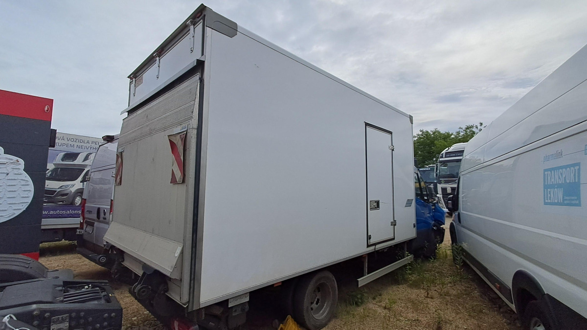 IVECO DAILY KONTENER Z WINDĄ - Box truck: picture 3 IVECO DAILY KONTENER Z WINDĄ - Box truck: picture 3