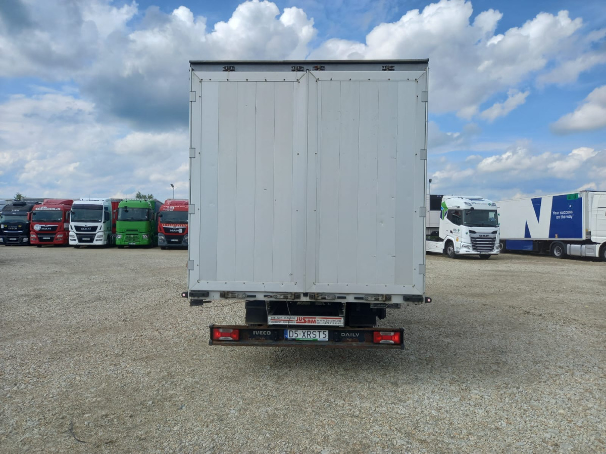 IVECO/JUSAM STANISŁAWJURKOWSKI 50C18/JU06 PLANDEKA - Curtain side van: picture 5 IVECO/JUSAM STANISŁAWJURKOWSKI 50C18/JU06 PLANDEKA - Curtain side van: picture 5