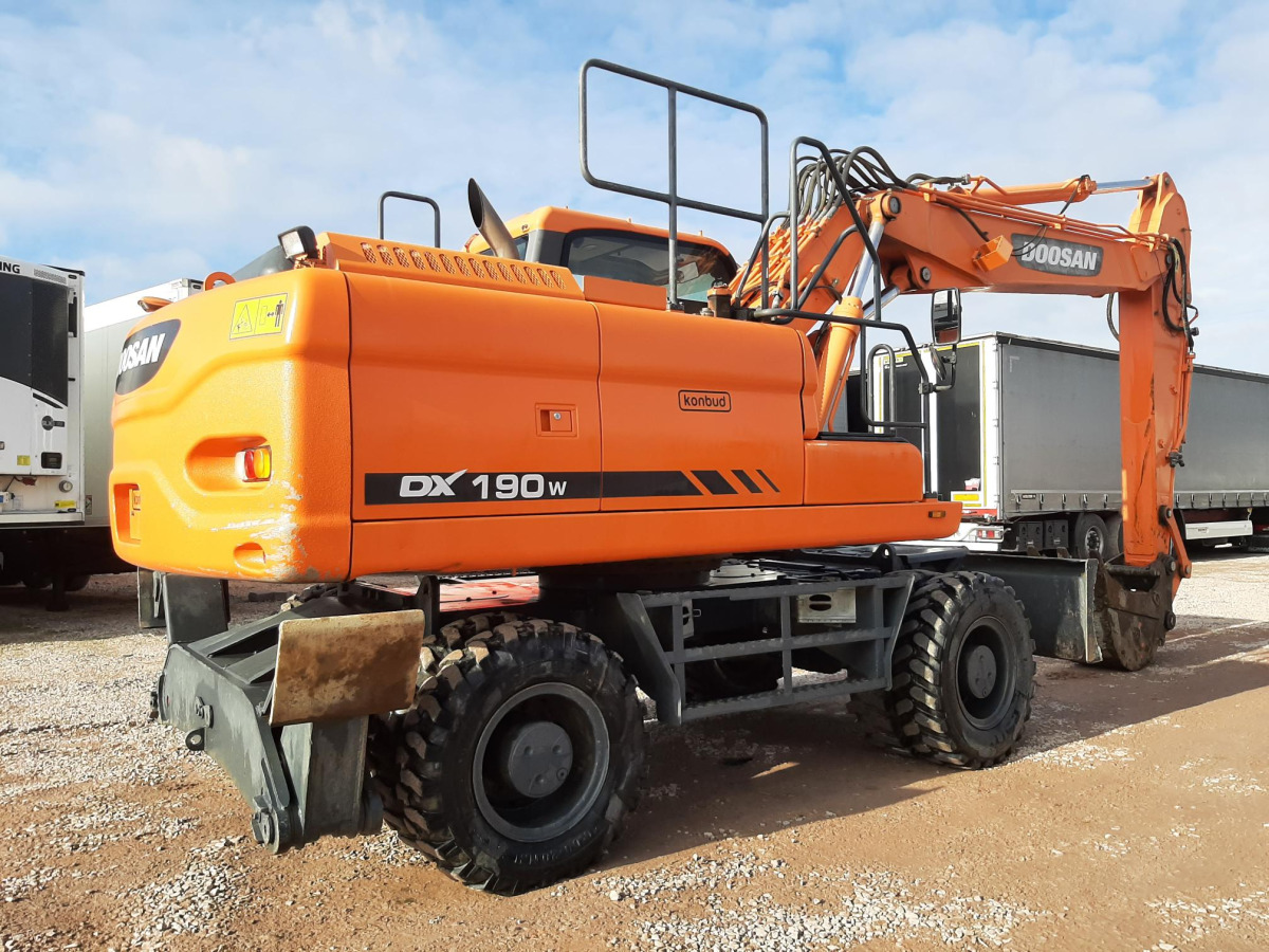 Koparka kołowa Doosan DX190W-3 2014 - 9261 mtg - silnik sprawny - Wheel excavator: picture 5 Koparka kołowa Doosan DX190W-3 2014 - 9261 mtg - silnik sprawny - Wheel excavator: picture 5