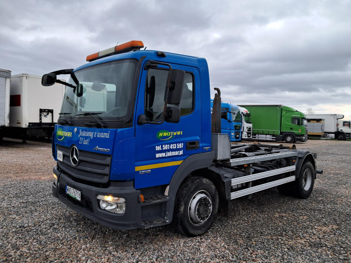 MERCEDES BENZ ATEGO HAKOWIEC - Hook lift truck: picture 2 MERCEDES BENZ ATEGO HAKOWIEC - Hook lift truck: picture 2
