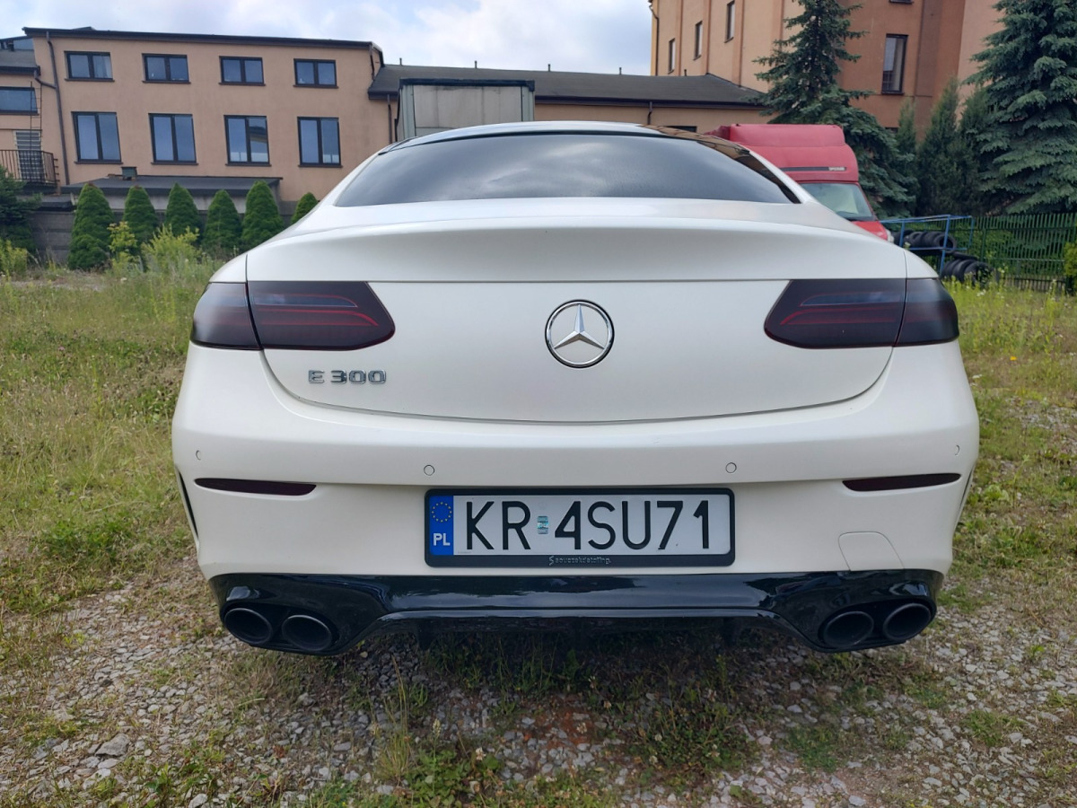 MERCEDES BENZ E KLASA COUPE - Car: picture 5 MERCEDES BENZ E KLASA COUPE - Car: picture 5