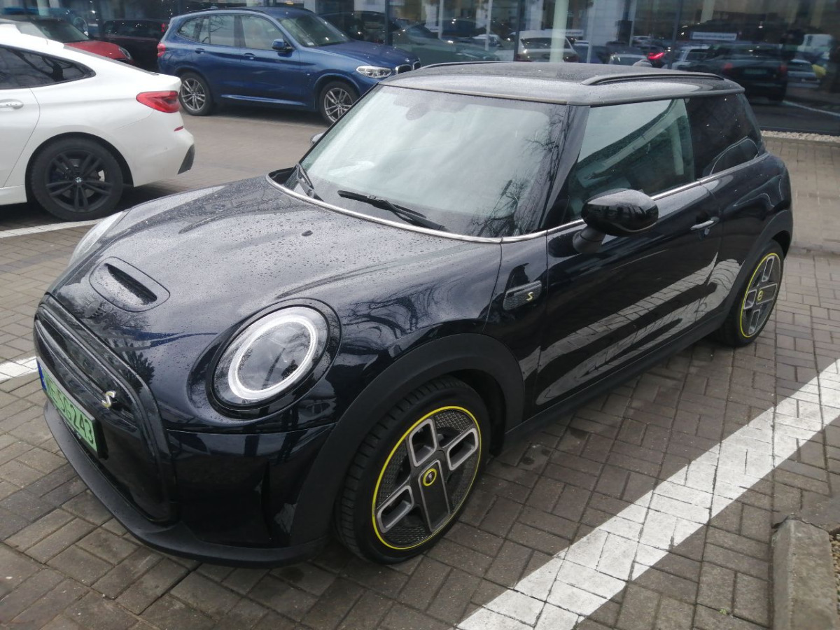 MINI Cooper SE Classic Trim HATCHBACK - Hatchback: picture 2 MINI Cooper SE Classic Trim HATCHBACK - Hatchback: picture 2