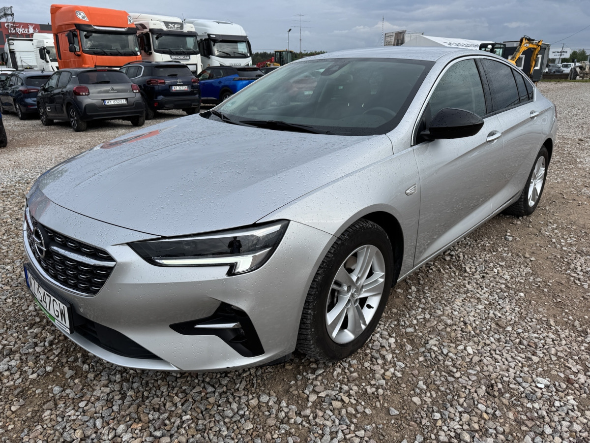 OPEL INSIGNIA LIFTBACK - Car: picture 3 OPEL INSIGNIA LIFTBACK - Car: picture 3