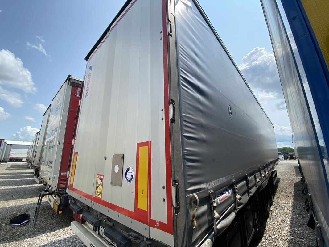 SCHMITZ CARGOBULL SCB S3T FIRANA - Curtainsider trailer: picture 3 SCHMITZ CARGOBULL SCB S3T FIRANA - Curtainsider trailer: picture 3