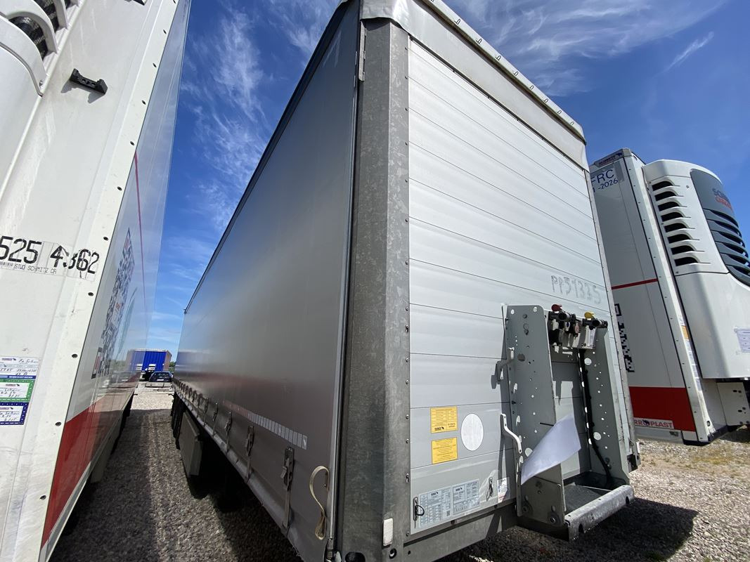 SCHMITZ CARGOBULL SCB S3T FIRANA - Curtainsider trailer: picture 5 SCHMITZ CARGOBULL SCB S3T FIRANA - Curtainsider trailer: picture 5