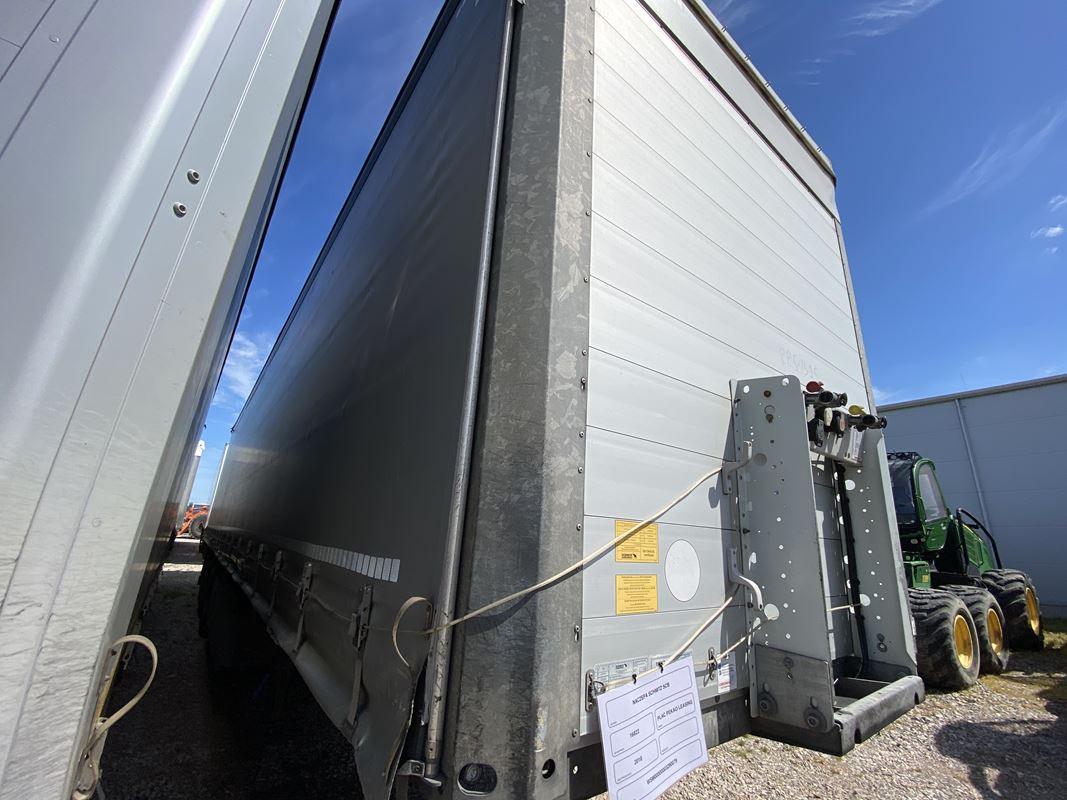 SCHMITZ CARGOBULL SCB S3T FIRANA - Curtainsider trailer: picture 4 SCHMITZ CARGOBULL SCB S3T FIRANA - Curtainsider trailer: picture 4