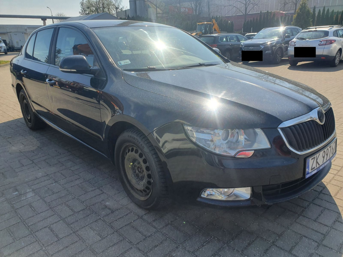 SKODA SUPERB SEDAN - Sedan: picture 1 SKODA SUPERB SEDAN - Sedan: picture 1
