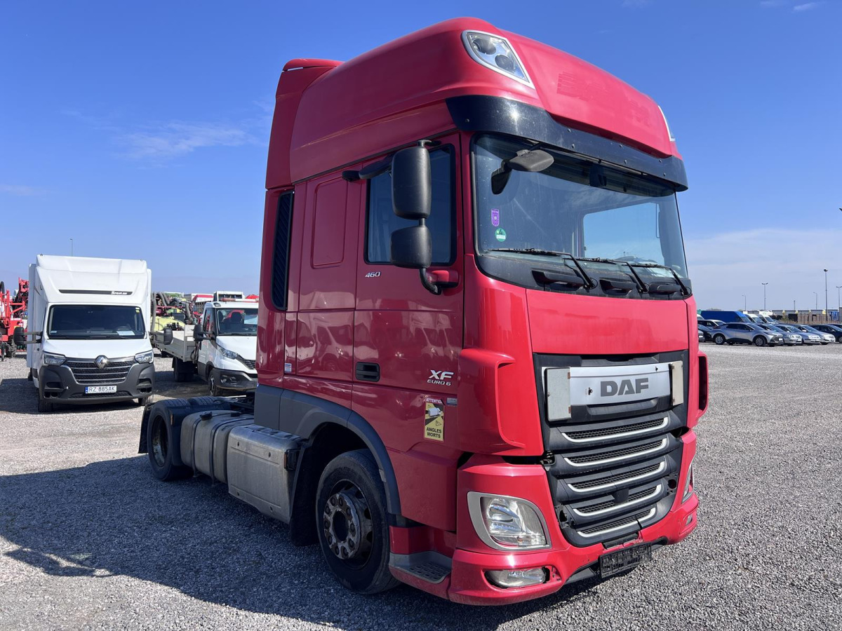 DAF XF 460 FT EURO 6 LOW DECK SUPER SPACE CAB CIĄGNIK SIODŁOWY - Tractor unit: picture 1 DAF XF 460 FT EURO 6 LOW DECK SUPER SPACE CAB CIĄGNIK SIODŁOWY - Tractor unit: picture 1