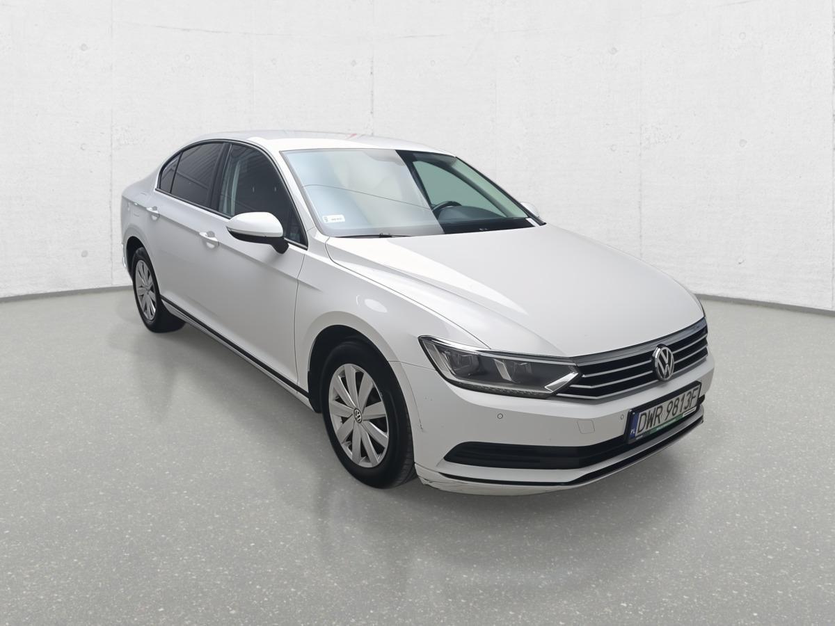 VOLKSWAGEN PASSAT SEDAN - Sedan: picture 1 VOLKSWAGEN PASSAT SEDAN - Sedan: picture 1